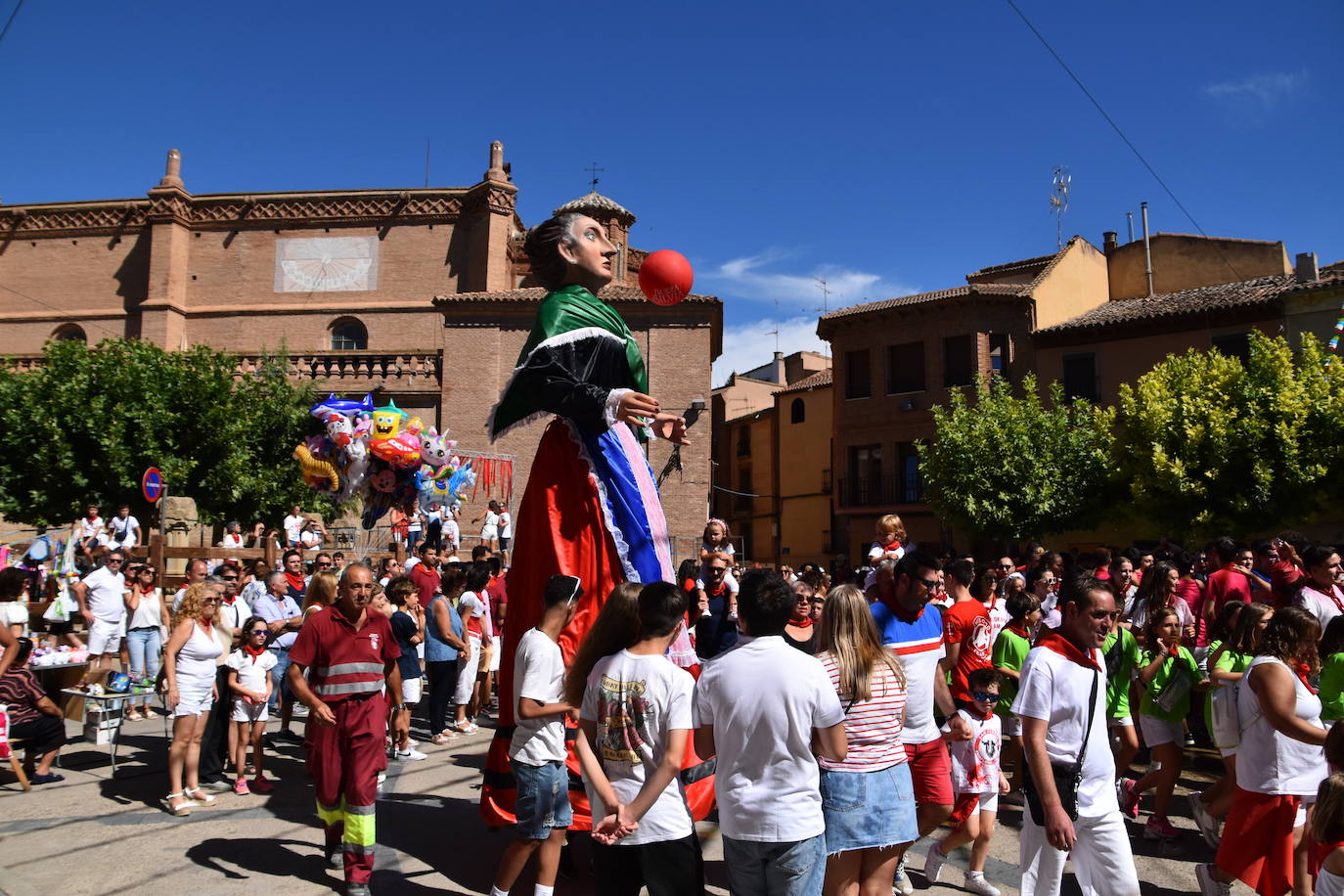 Fotos Comienzan las fiestas en Aldeanueva de Ebro La Rioja